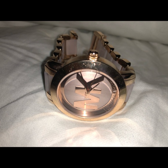 Michael Kors “MK” round faced watch style MK4324⌚️ - Picture 3 of 14